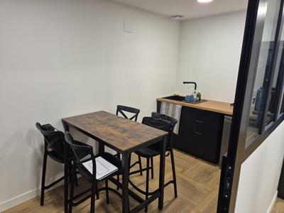 Local commercial - 230 m² - 7 pièces