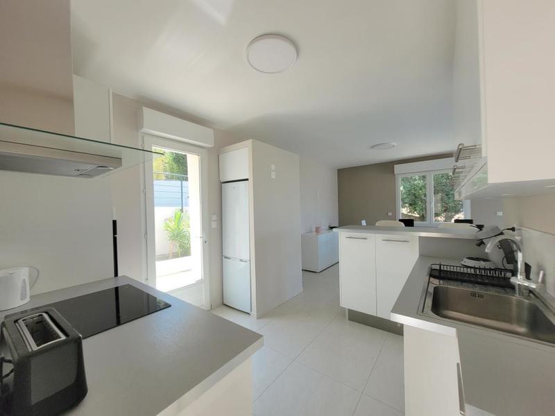 Maison - 256 m² - 8 pièces