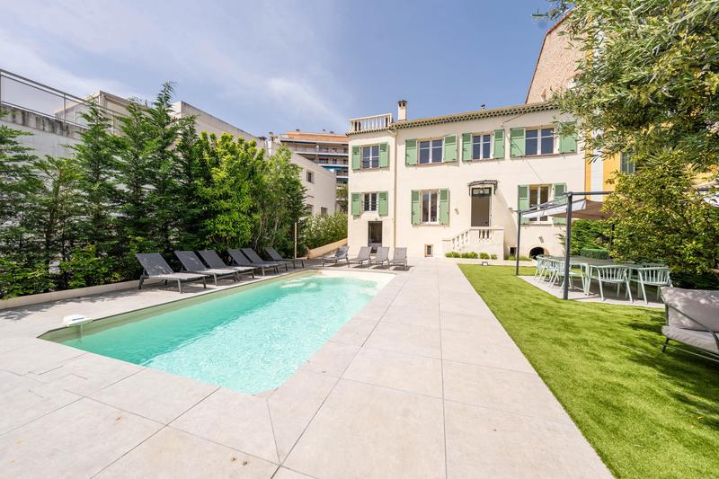 Villa - 165 m² - 10 pièces