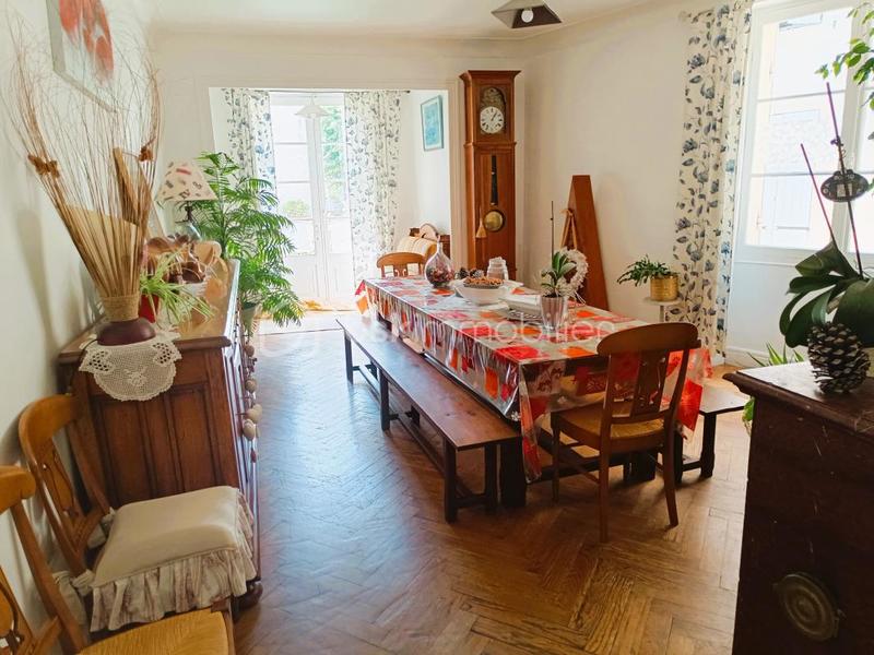 Immeuble - 245 m² - 8 pièces