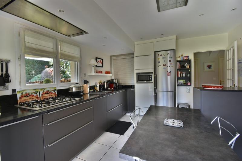 Maison - 228 m² - 6 pièces