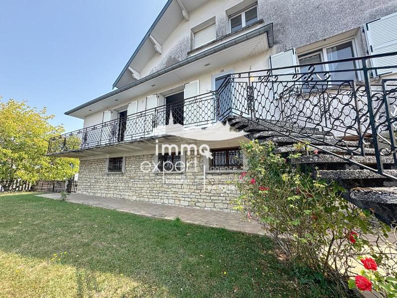 Maison de village - 244 m² - 8 pièces