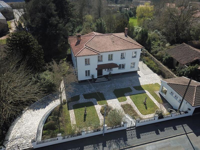 Maison d'architecte - 321 m² - 10 pièces