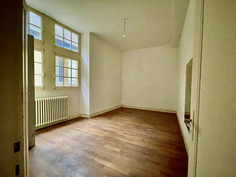 Maison - 495 m² - 23 pièces