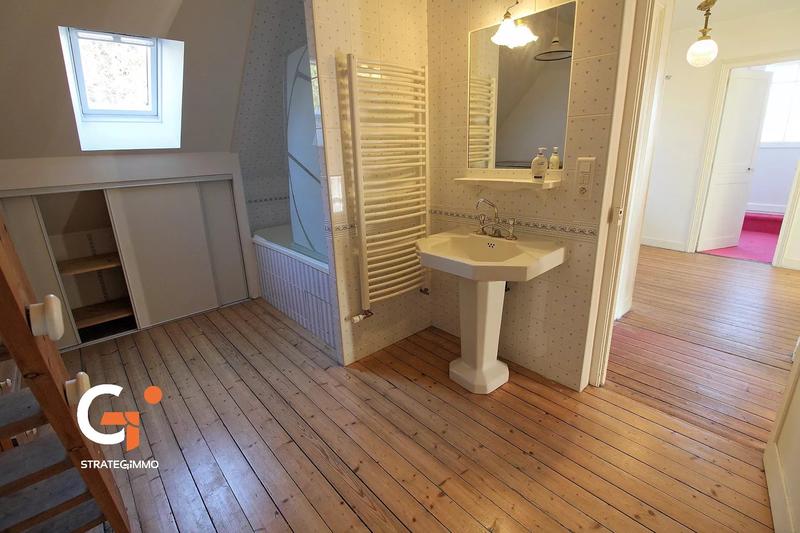 Maison - 195 m² - 8 pièces