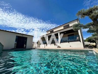 Maison contemporaine - 201 m² - 9 pièces