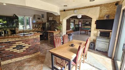 Maison - 632 m² - 30 pièces