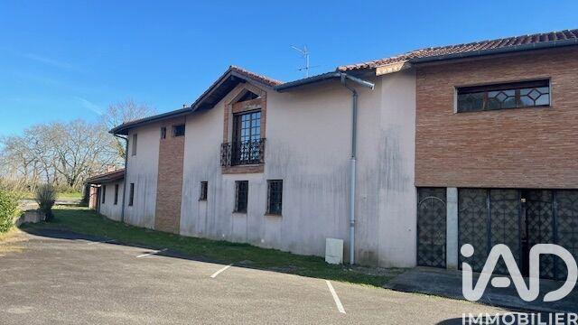 Maison - 255 m² - 11 pièces