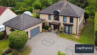 Maison - 230 m² - 7 pièces