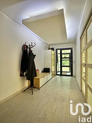 Maison - 250 m² - 11 pièces