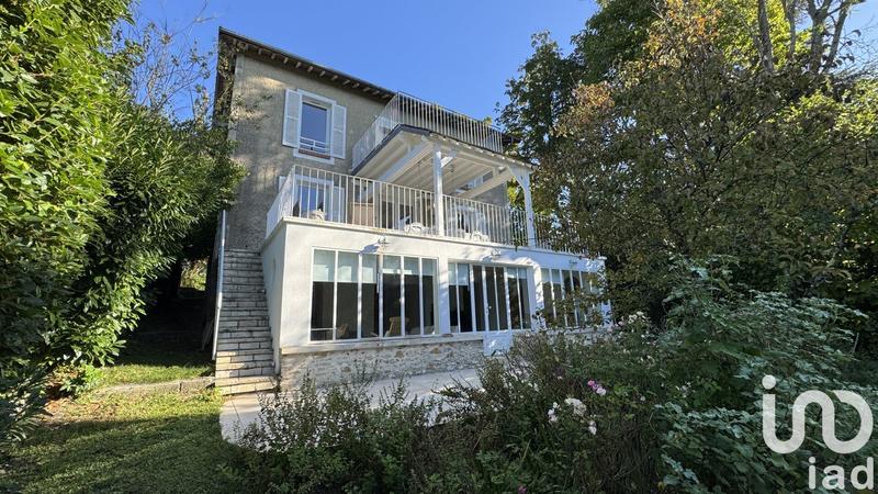 Maison - 261 m² - 12 pièces