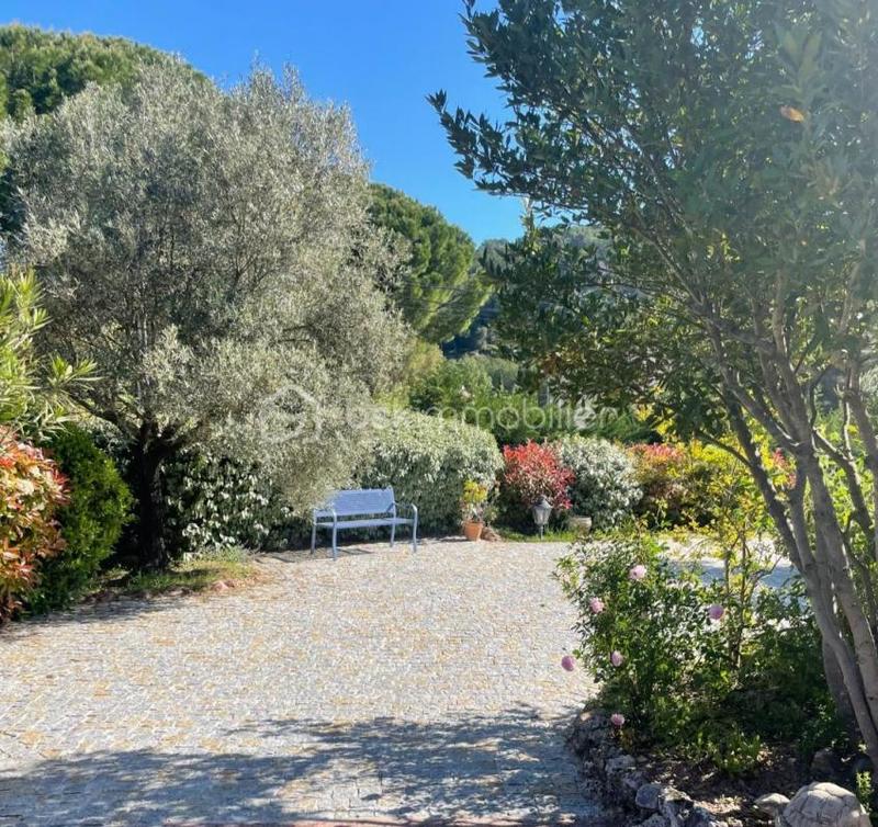 Maison traditionnelle - 130 m² - 5 pièces