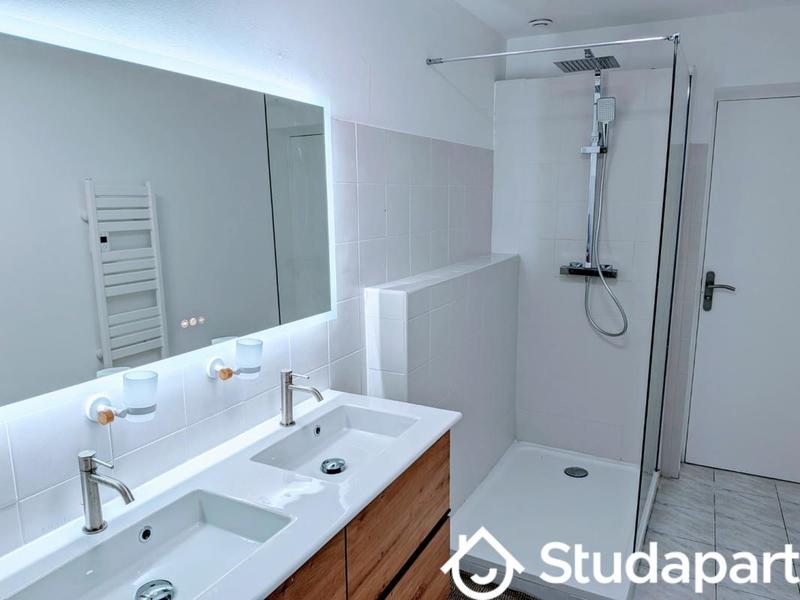 Chambre - 12 m² - 1 pièce