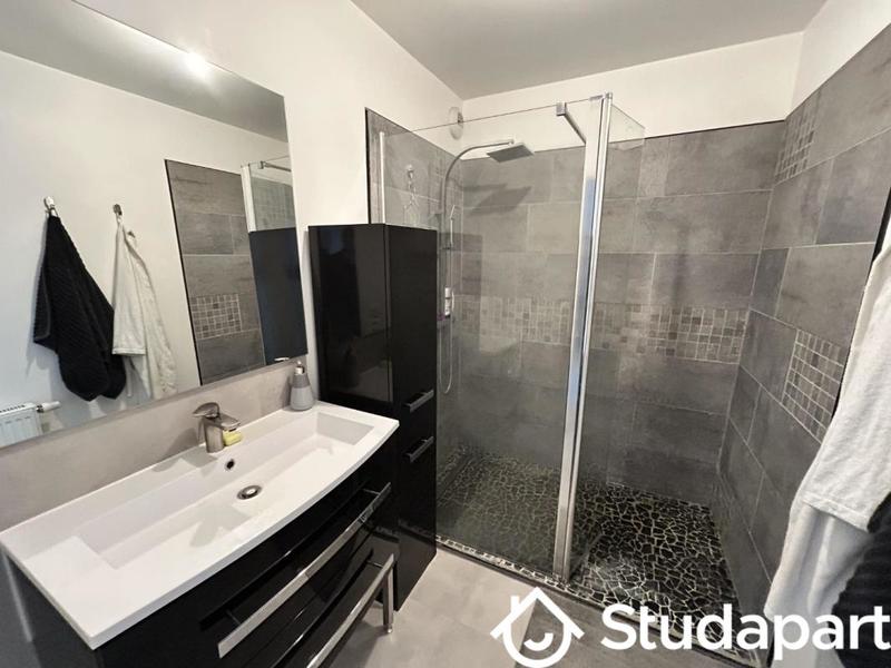 Chambre - 11 m² - 1 pièce