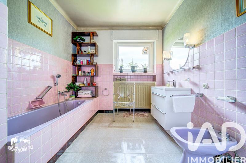 Maison - 242 m² - 8 pièces