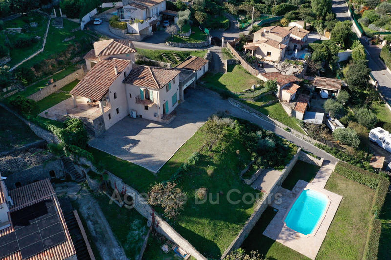 Villa - 260 m² - 5 pièces