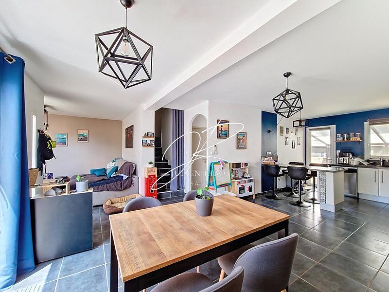 Maison - 111 m² - 5 pièces