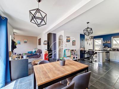 Maison - 111 m² - 5 pièces