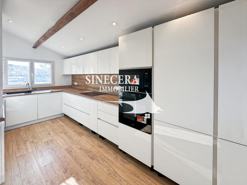 Maison - 140 m² - 5 pièces