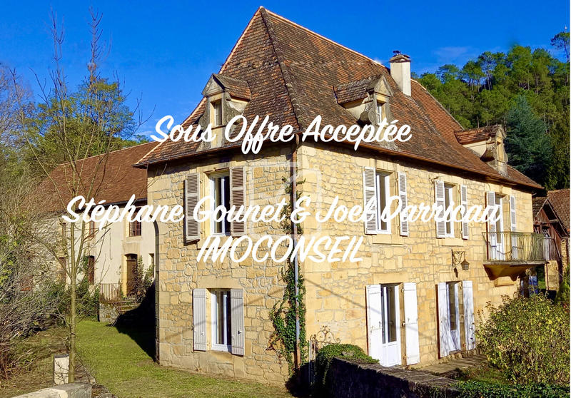 Maison - 248 m² - 8 pièces