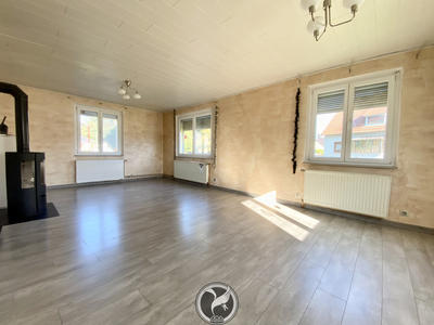 Maison - 90 m² - 5 pièces