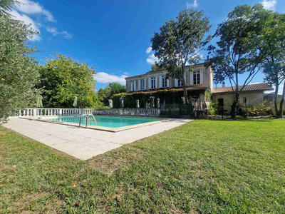 Maison - 354 m² - 10 pièces