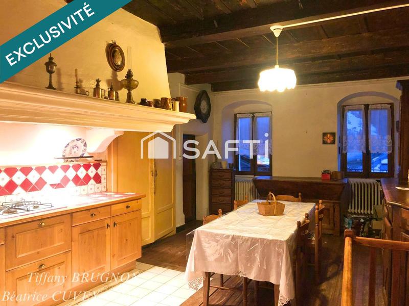 Maison - 140 m² - 9 pièces