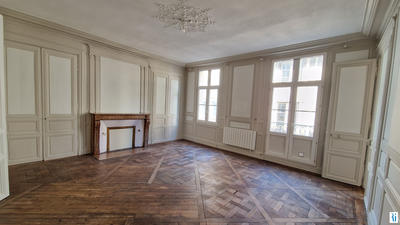 Appartement - 65 m² - 2 pièces