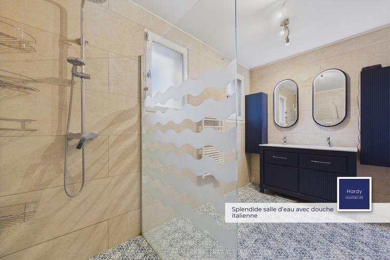 Maison - 140 m² - 5 pièces