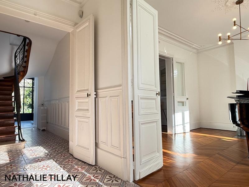 Maison bourgeoise - 220 m² - 9 pièces