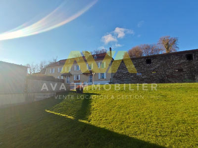 Propriété - 264 m² - 8 pièces