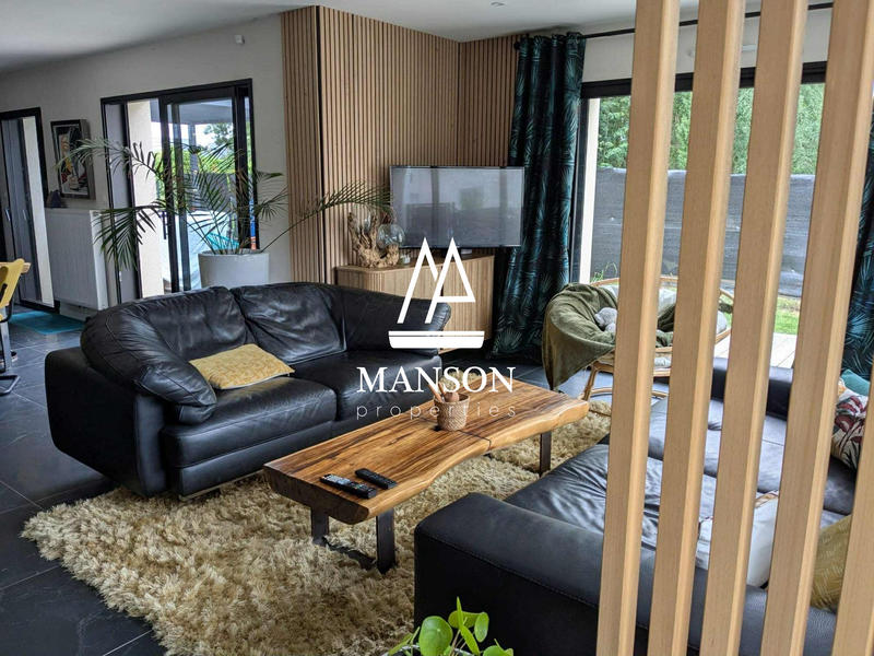 Maison - 94 m² - 5 pièces