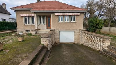 Maison traditionnelle - 94 m² - 5 pièces