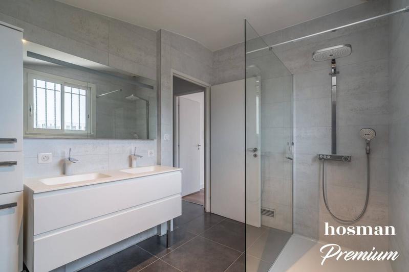 Maison - 298 m² - 8 pièces