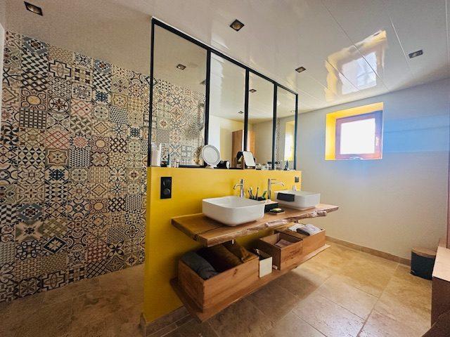 Maison ancienne - 205 m² - 7 pièces