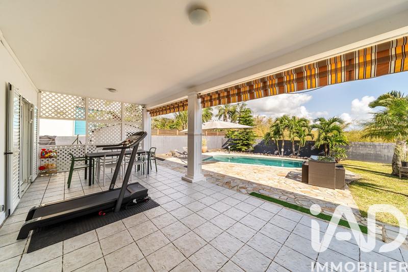 Maison - 235 m² - 7 pièces