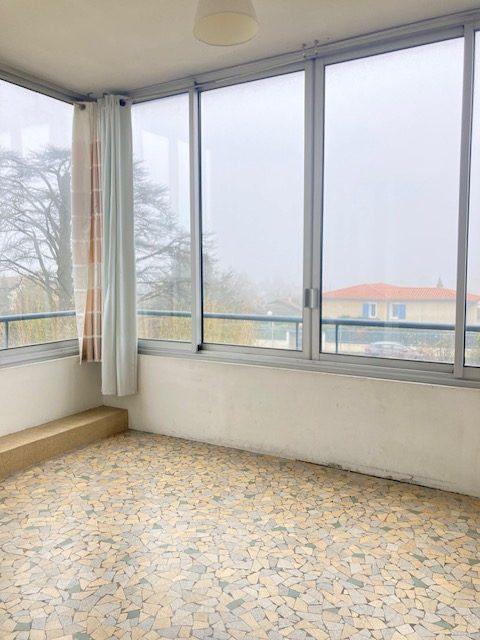 Appartement - 70 m² - 2 pièces