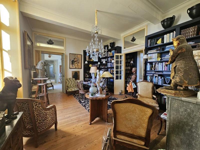 Demeure - 802 m² - 15 pièces