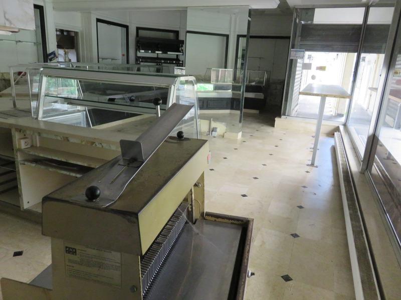 Local commercial - 186 m² - 5 pièces