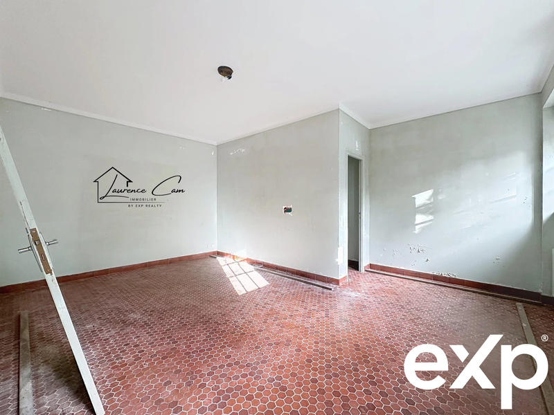 Maison - 404 m² - 12 pièces