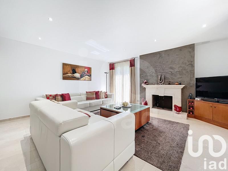 Maison - 181 m² - 7 pièces