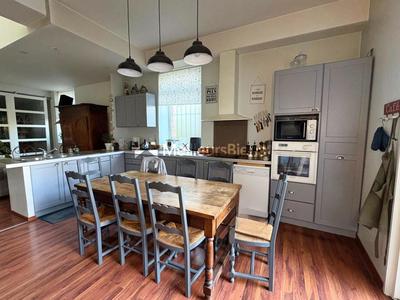 Maison - 162 m² - 5 pièces