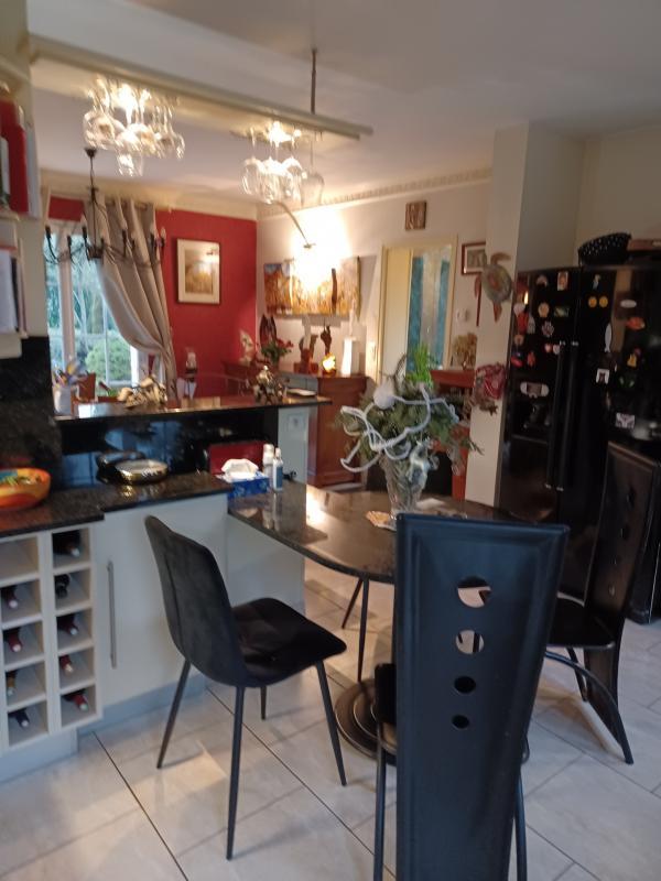 Propriété - 240 m² - 7 pièces