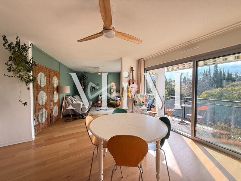 Appartement - 90 m² - 4 pièces