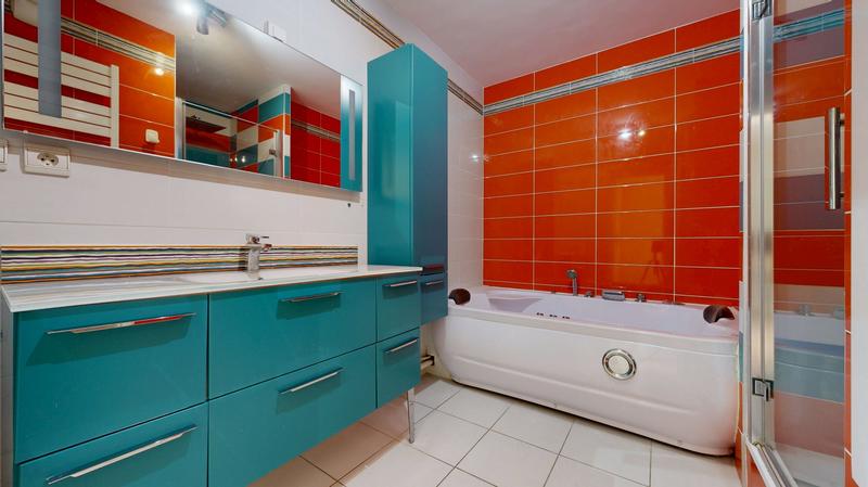 Appartement - 204 m² - 5 pièces