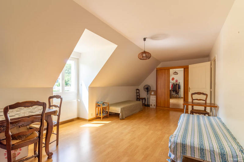 Maison - 235 m² - 7 pièces