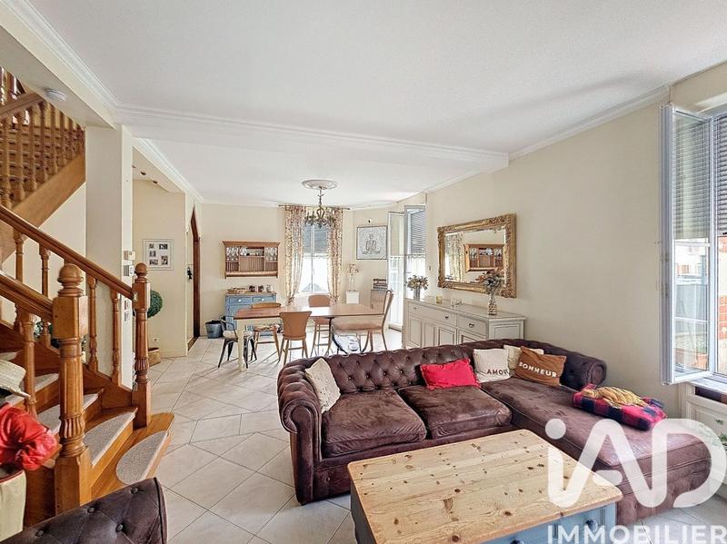 Maison - 158 m² - 8 pièces