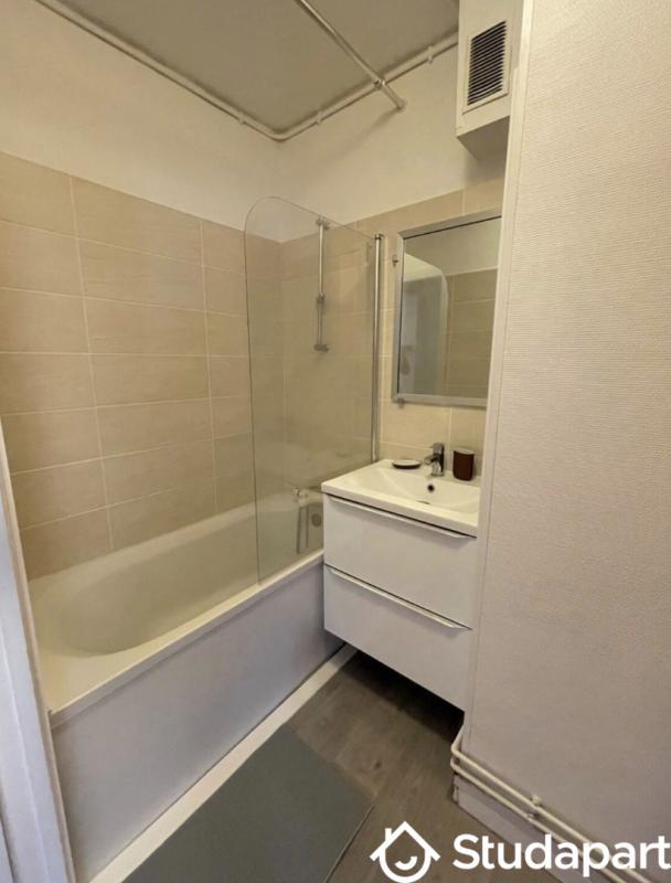 Chambre - 9 m² - 1 pièce