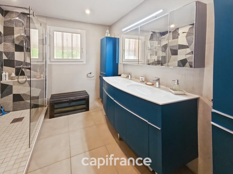 Maison - 162 m² - 8 pièces