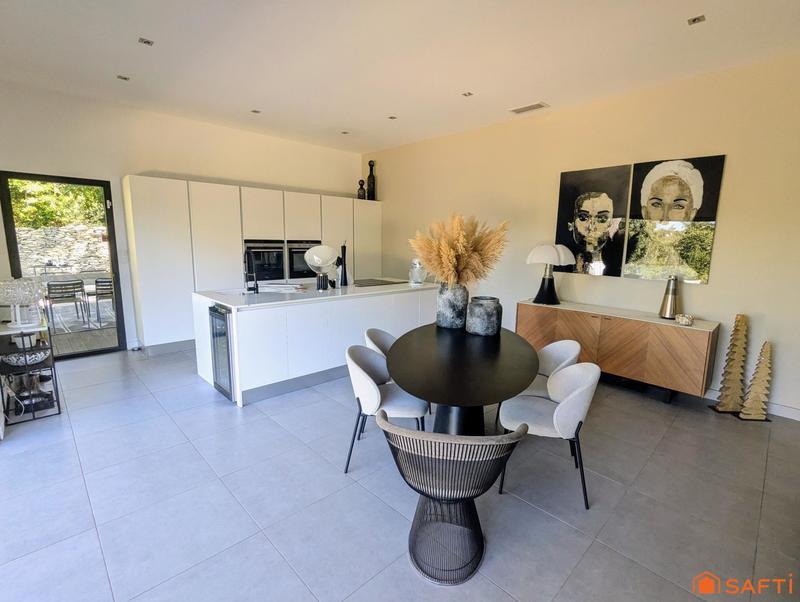 Villa - 190 m² - 6 pièces